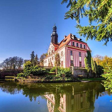 Boutique Palac Warmatowice Sienkiewiczowskie 莱格尼察 外观 照片