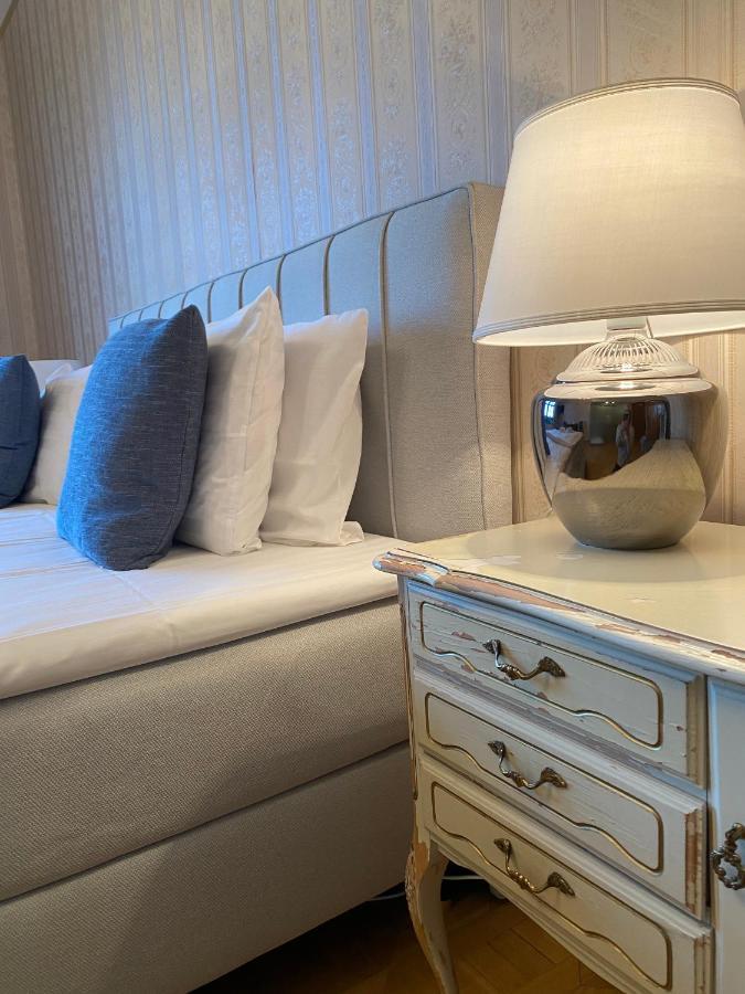 Boutique Palac Warmatowice Sienkiewiczowskie 莱格尼察 外观 照片