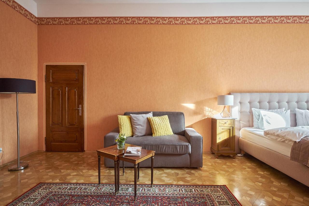Boutique Palac Warmatowice Sienkiewiczowskie 莱格尼察 外观 照片