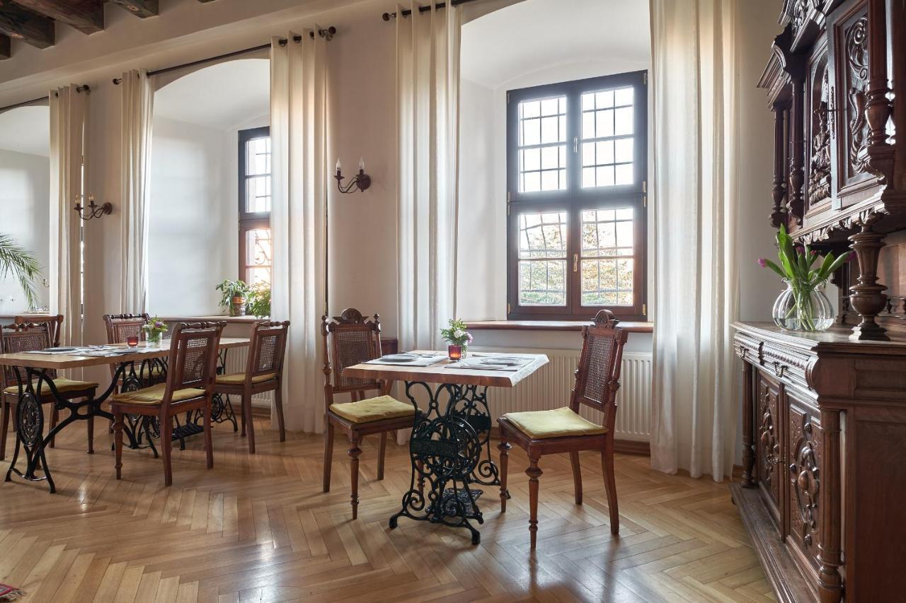 Boutique Palac Warmatowice Sienkiewiczowskie 莱格尼察 外观 照片