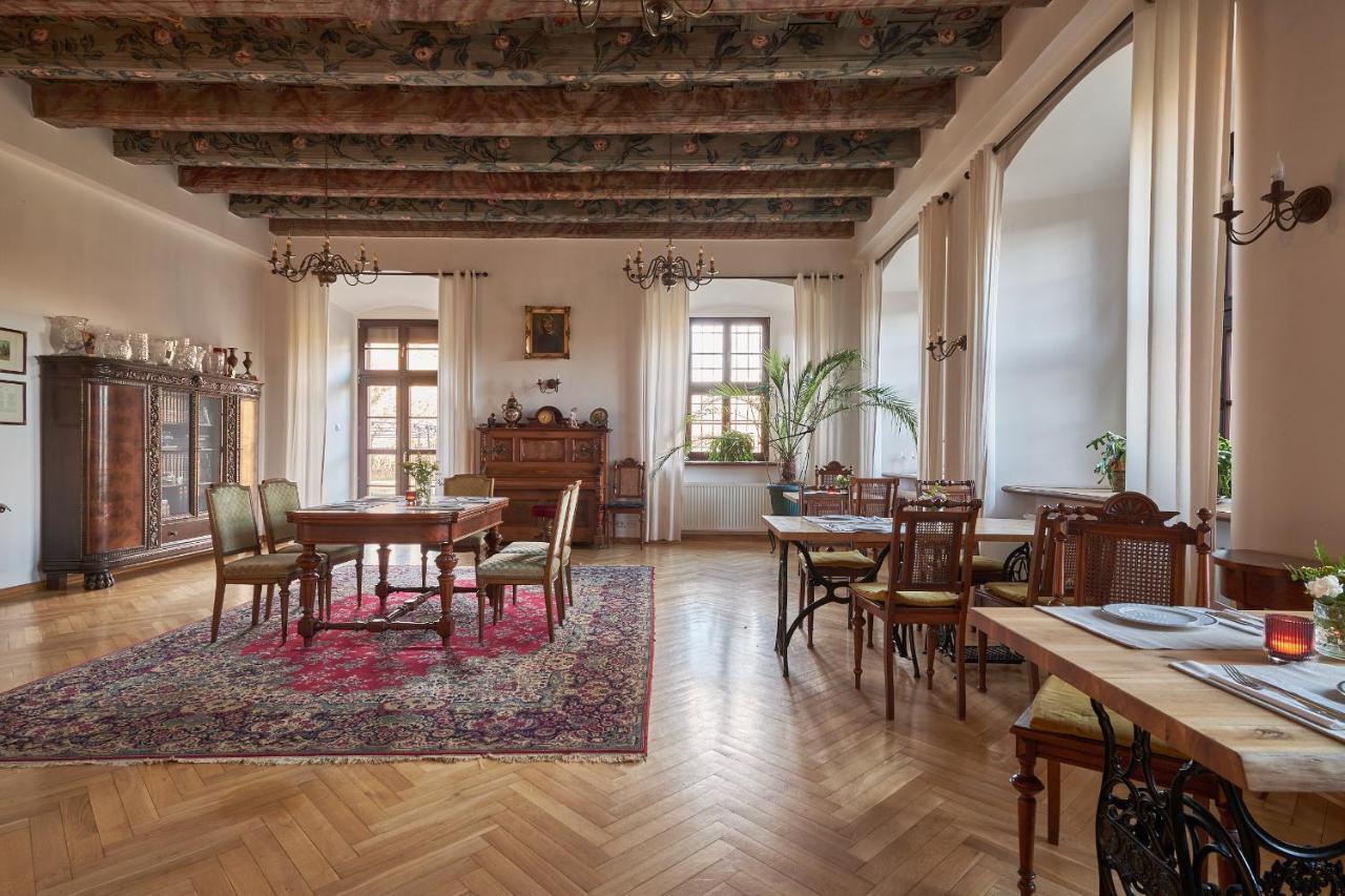 Boutique Palac Warmatowice Sienkiewiczowskie 莱格尼察 外观 照片