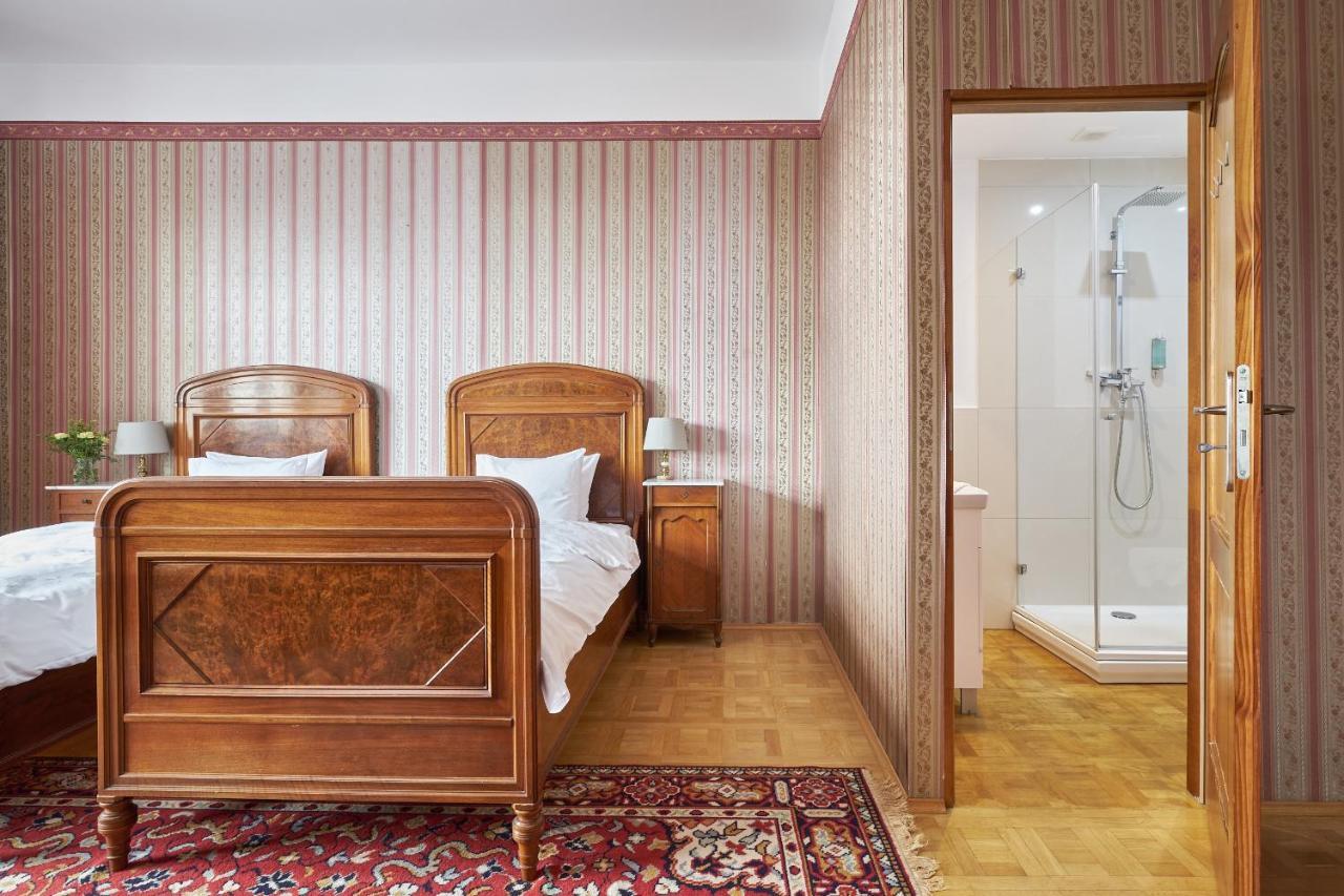 Boutique Palac Warmatowice Sienkiewiczowskie 莱格尼察 外观 照片
