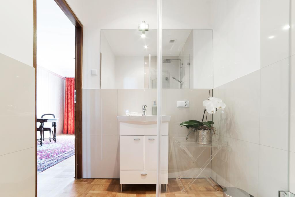Boutique Palac Warmatowice Sienkiewiczowskie 莱格尼察 外观 照片