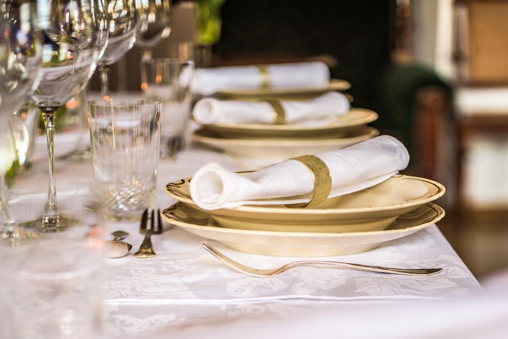Boutique Palac Warmatowice Sienkiewiczowskie 莱格尼察 外观 照片